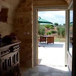 Trulli Spinosa Cisternino