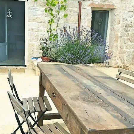Trulli Spinosa Cisternino
