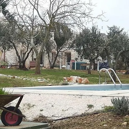 בית כפרי Trulli Spinosa *