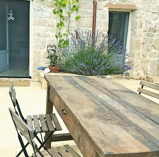 Trulli Spinosa Cisternino